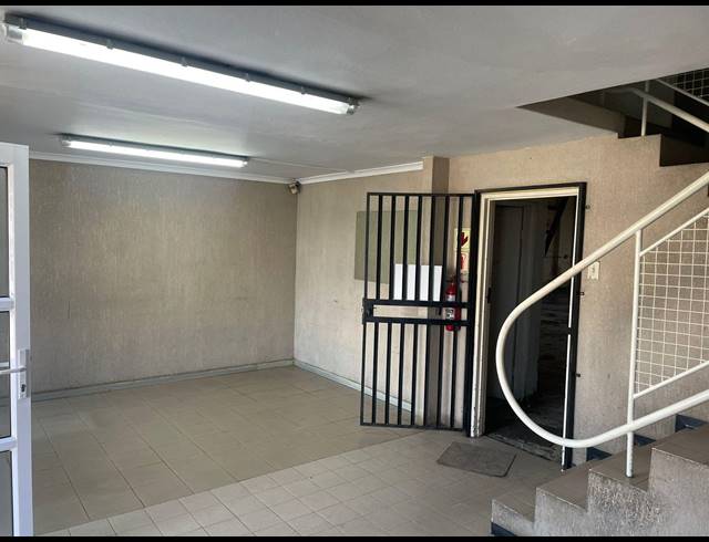 735M² WAREHOUSE TO LET IN SPRINGFIELD